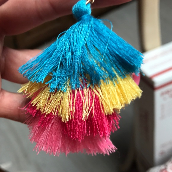 Darling four layer fringe earrings - Picture 4 of 4